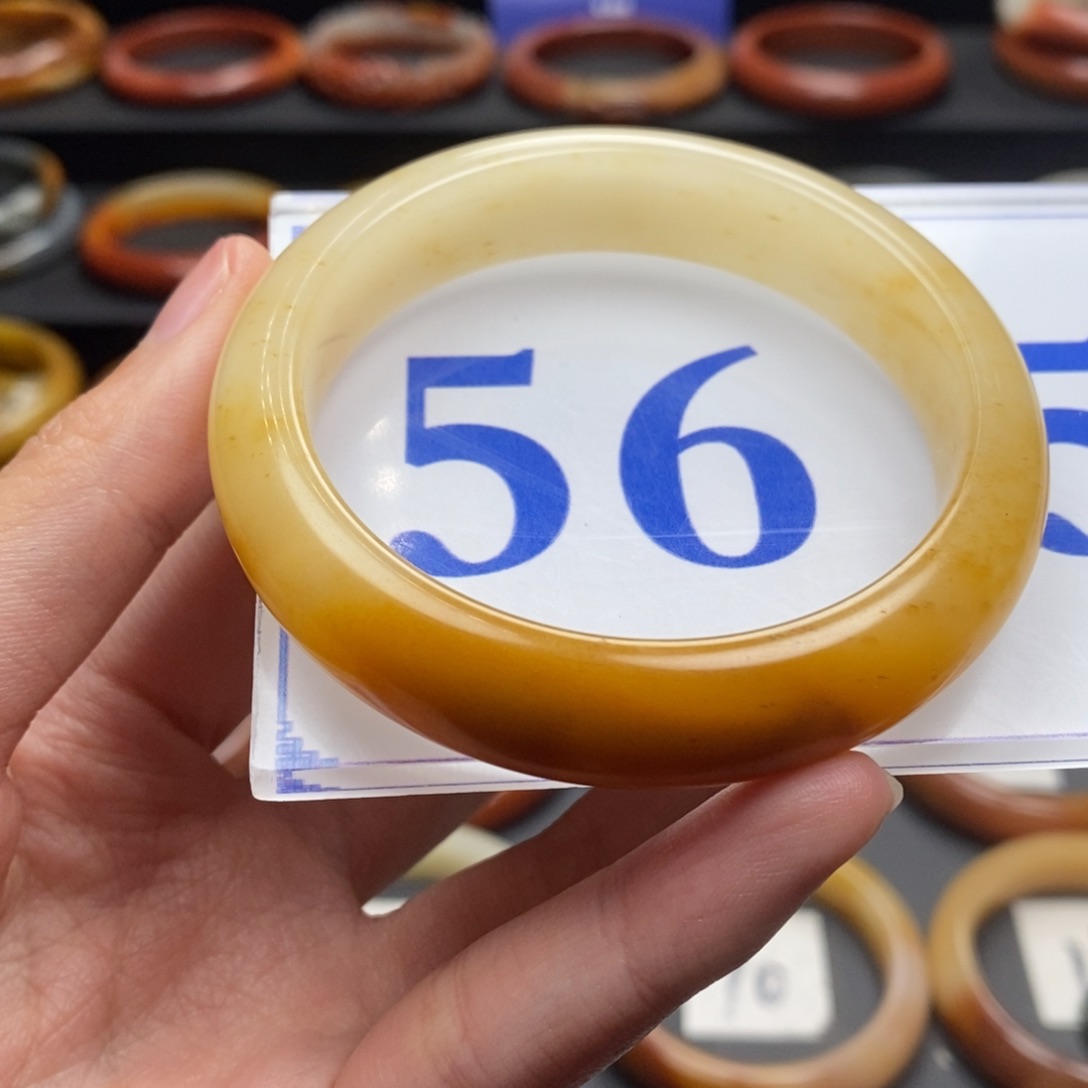 石英质玉（黄龙玉）手镯未镶嵌