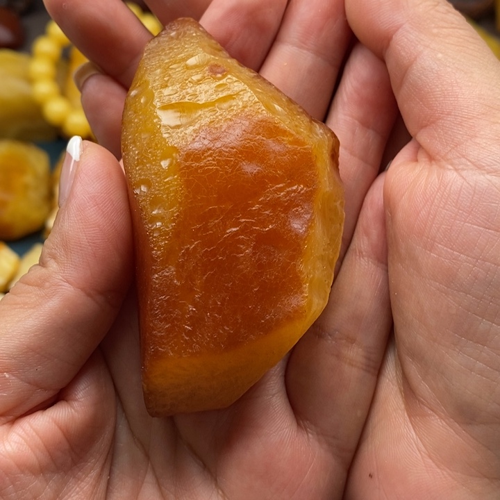 定制琥珀未镶嵌?****?蜜蜡