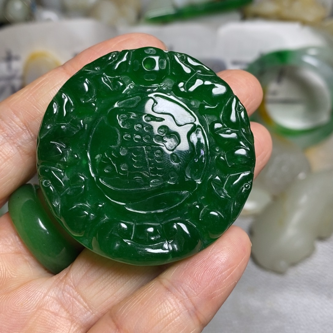 雄***鹰和田玉（糖玉）未镶嵌颈饰