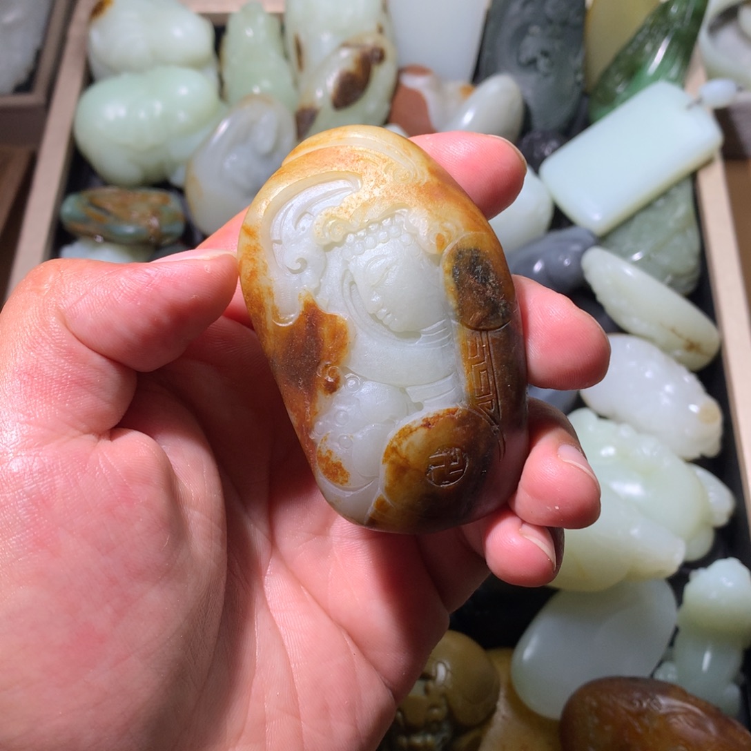 开****未镶嵌和田玉（糖玉）挂件