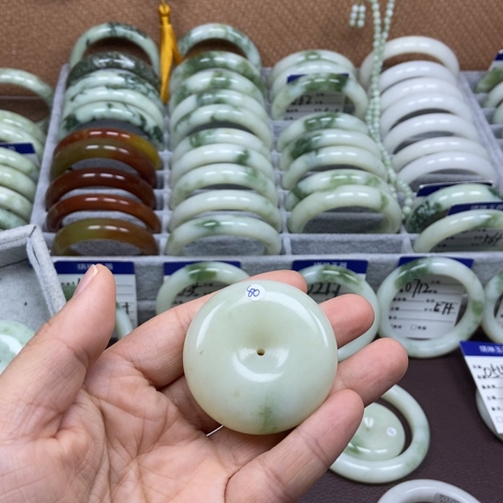 随***n蛇纹石玉未镶嵌手镯