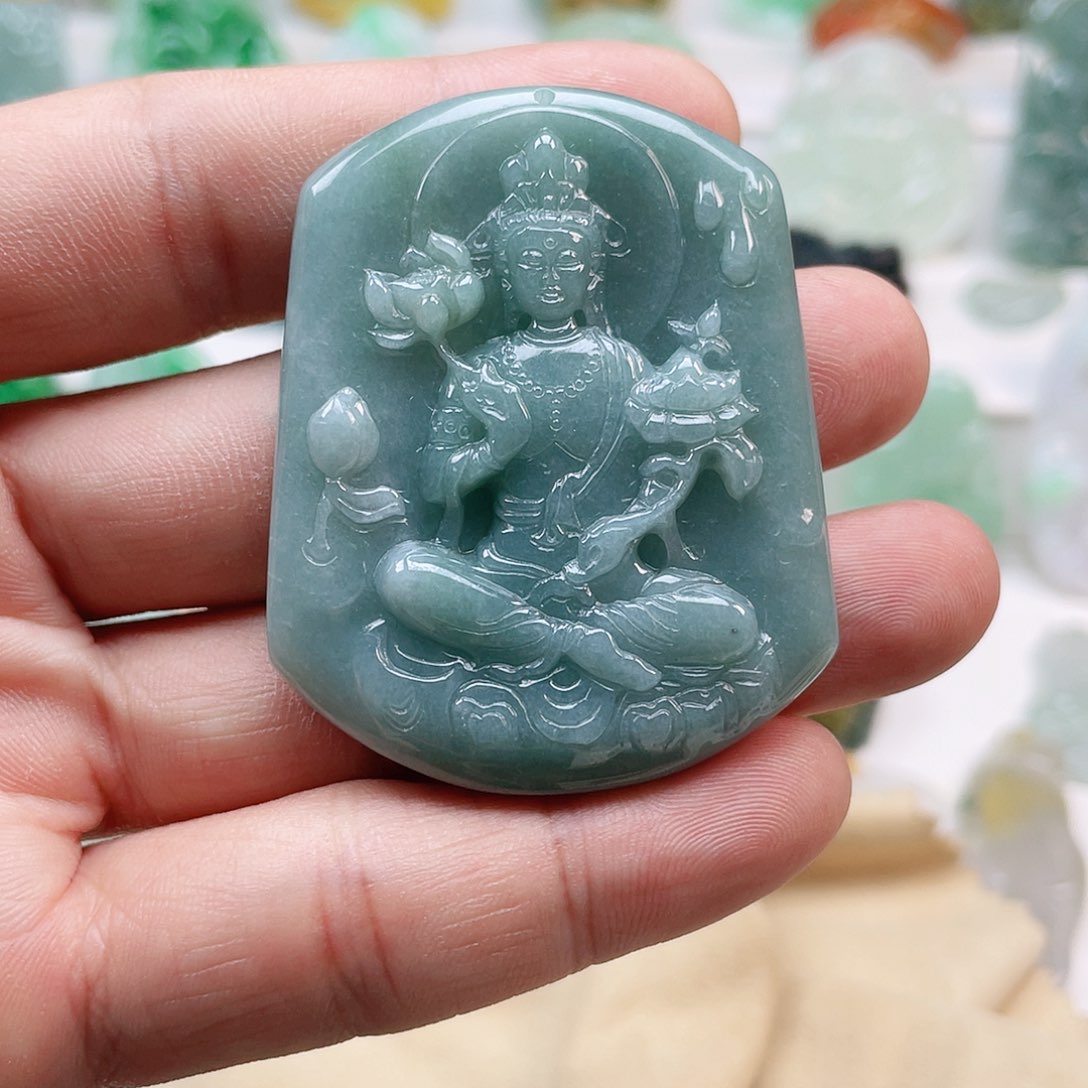 翡翠颈饰未镶嵌越***好大势至