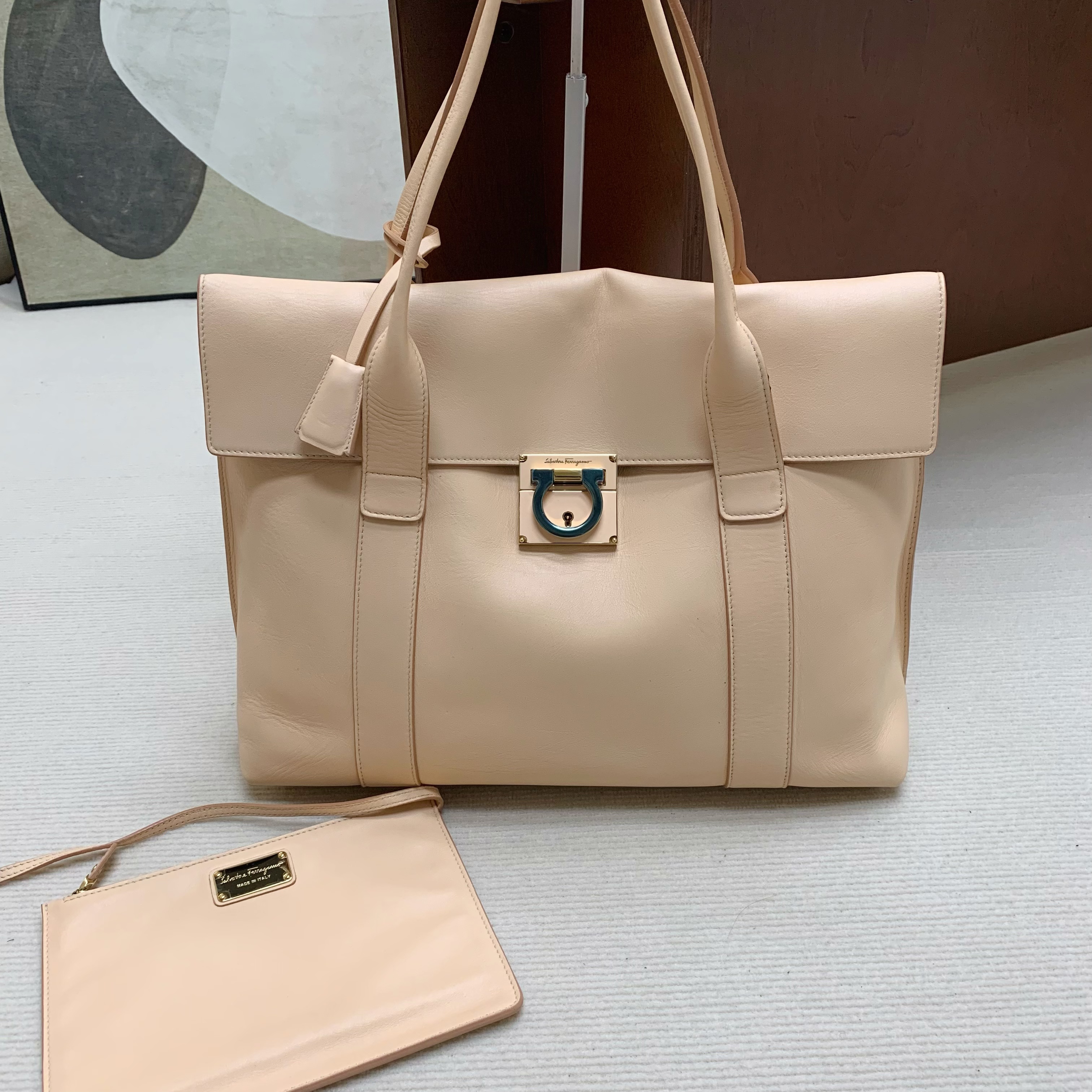 95新 FERRAGAMO/菲拉格慕 【全新带膜】马蹄tote 有子包-7148