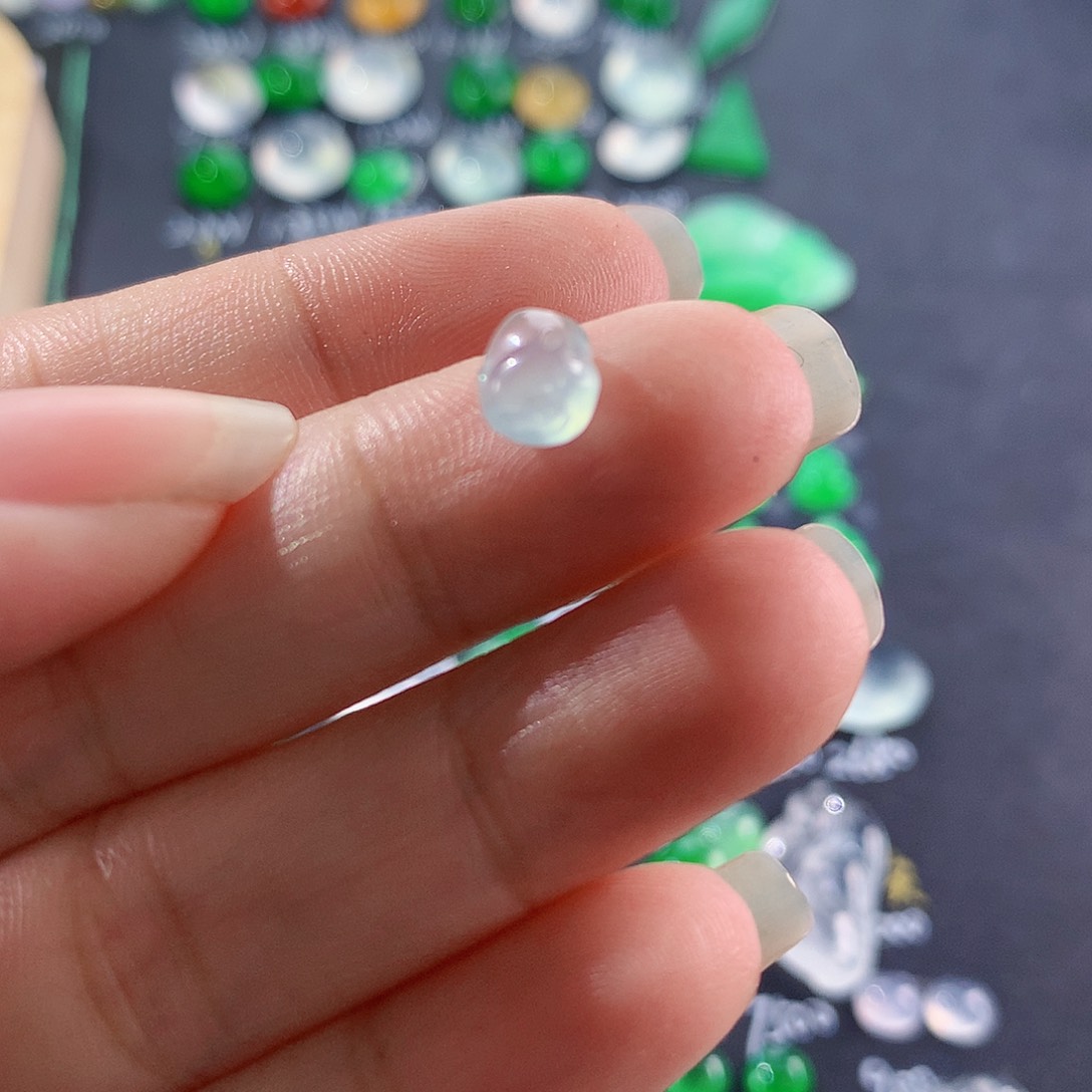 【闪购商品】翡翠颈饰未镶嵌发财猪