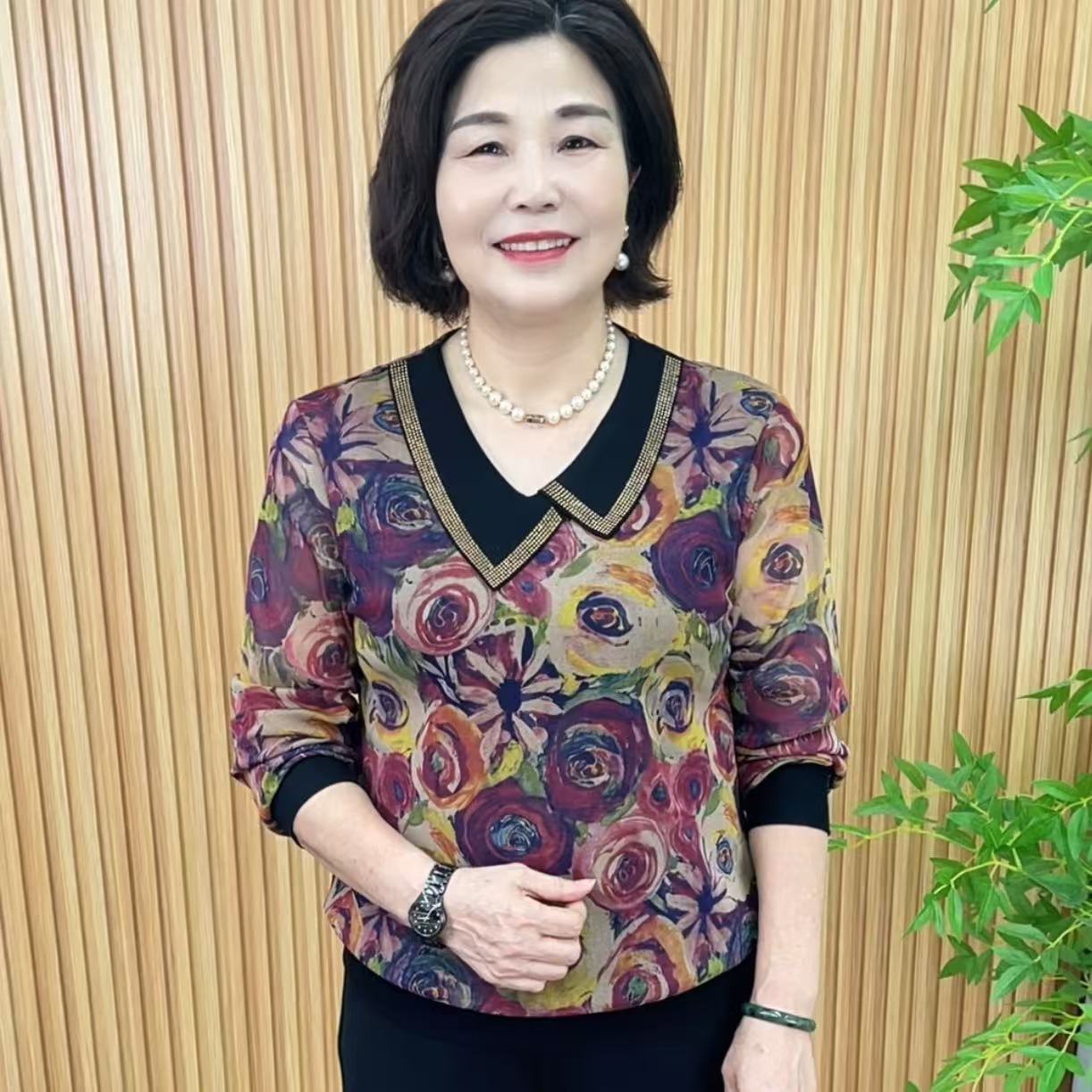 娃娃领时尚烫钻宽松型中老年女装薄款常规运动风V6122