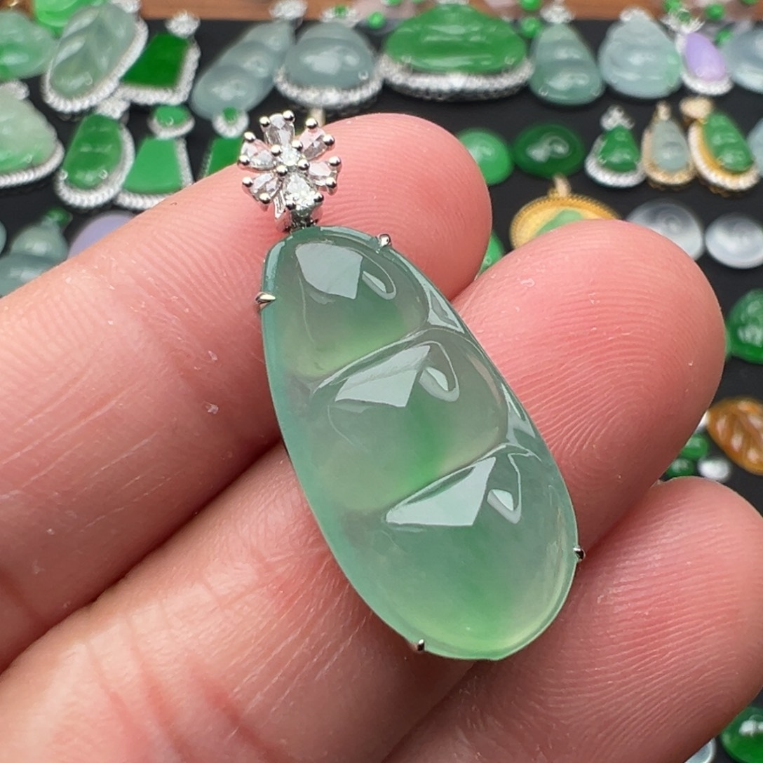 翡翠颈饰18K金镶嵌豆子23.2