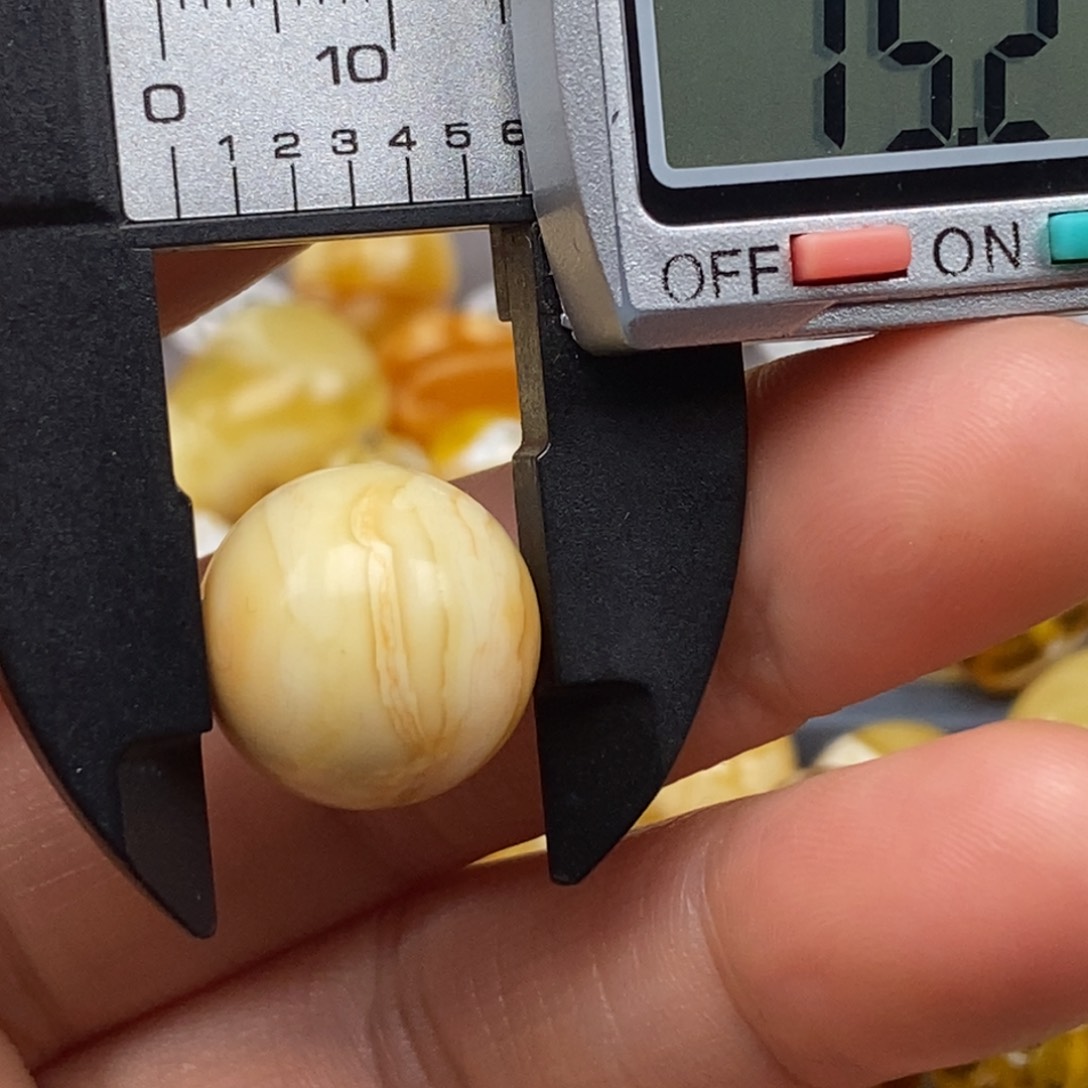 蜜蜡珠宝奇石未镶嵌