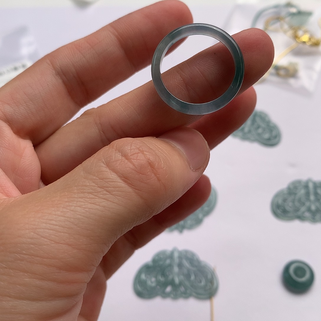 翡翠未镶嵌颈饰精**粮戒指