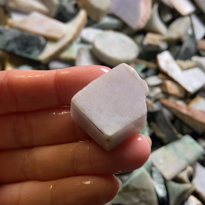 翡翠颈饰未镶嵌天然翡翠