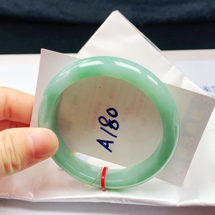 【闪购商品】翡翠手镯未镶嵌57➕圈口