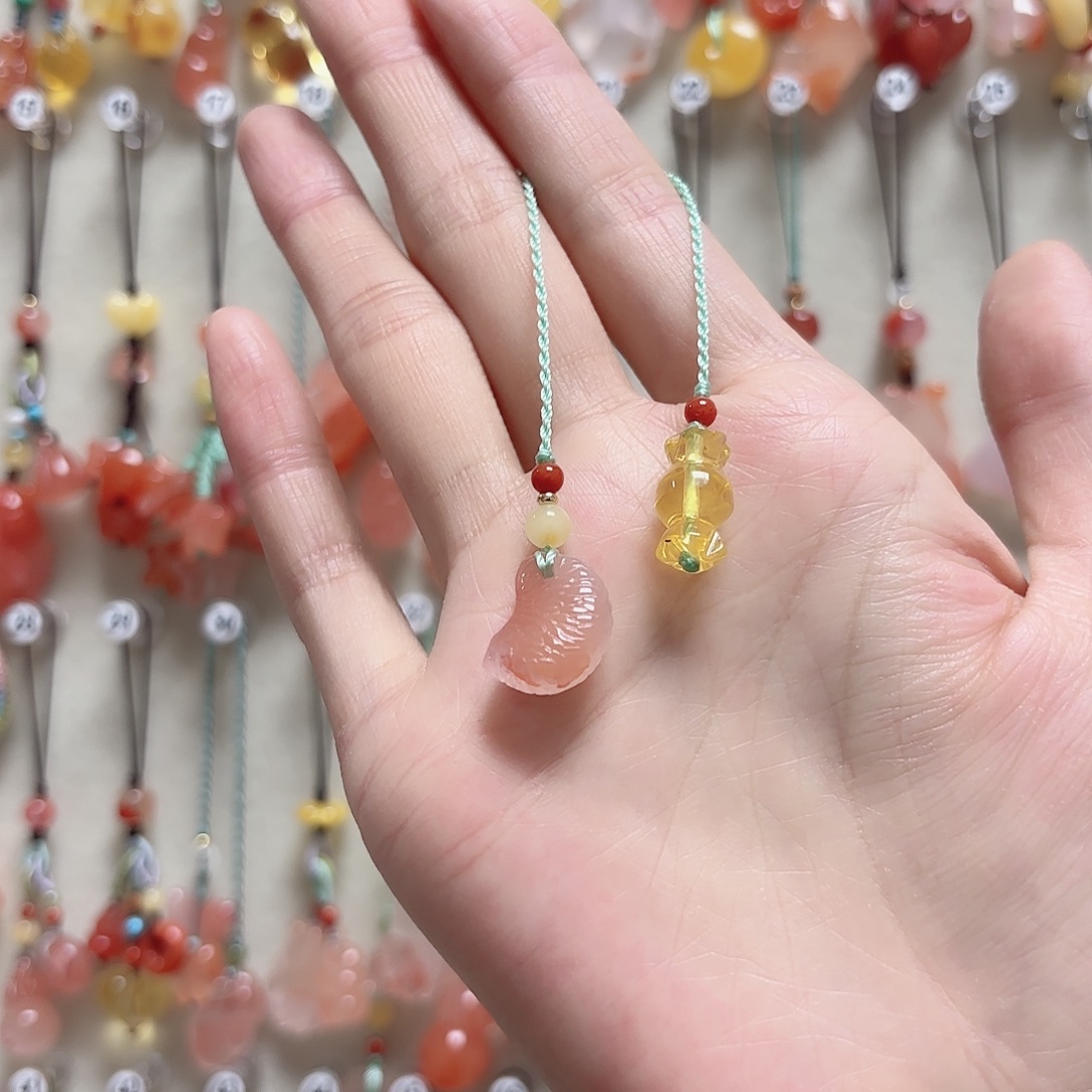 南红玛瑙未镶嵌吊坠(赠链)