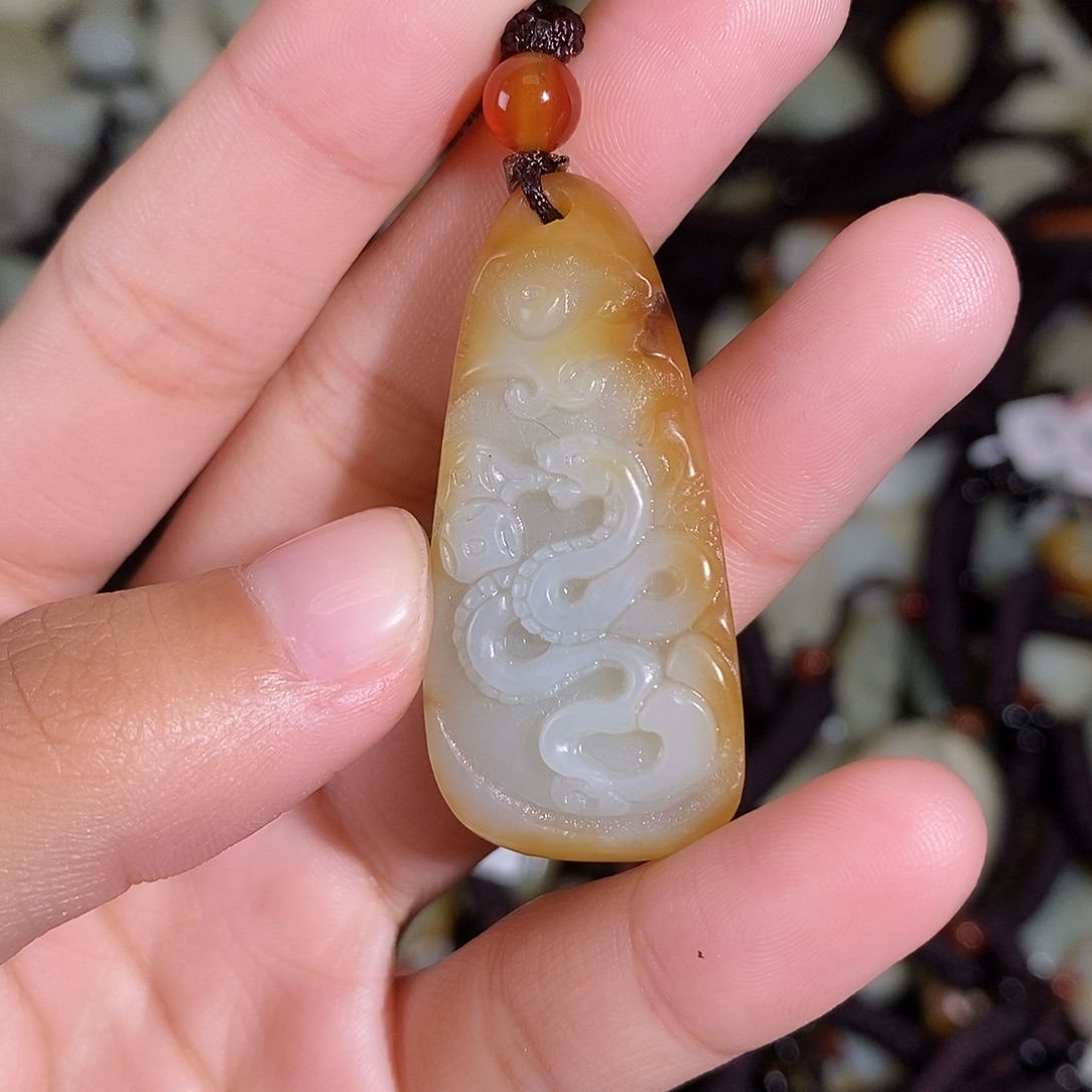 和田玉未镶嵌颈饰