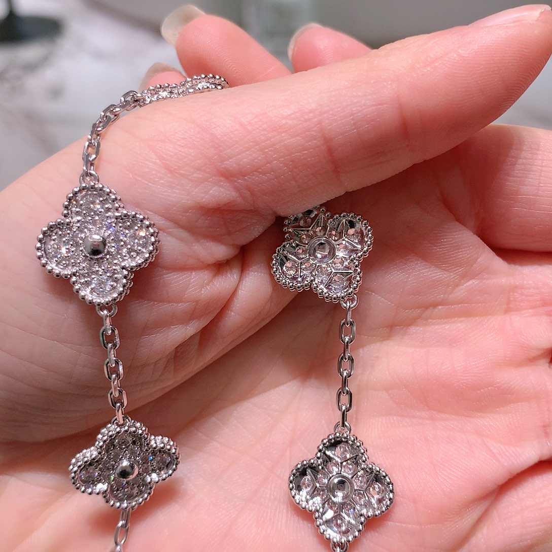 合成钻石18K金镶嵌芳*手链