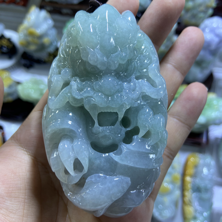 天然缅甸翡翠A货，龙鱼寓意鱼跃龙门，精工立体镂空巧雕老种手把件