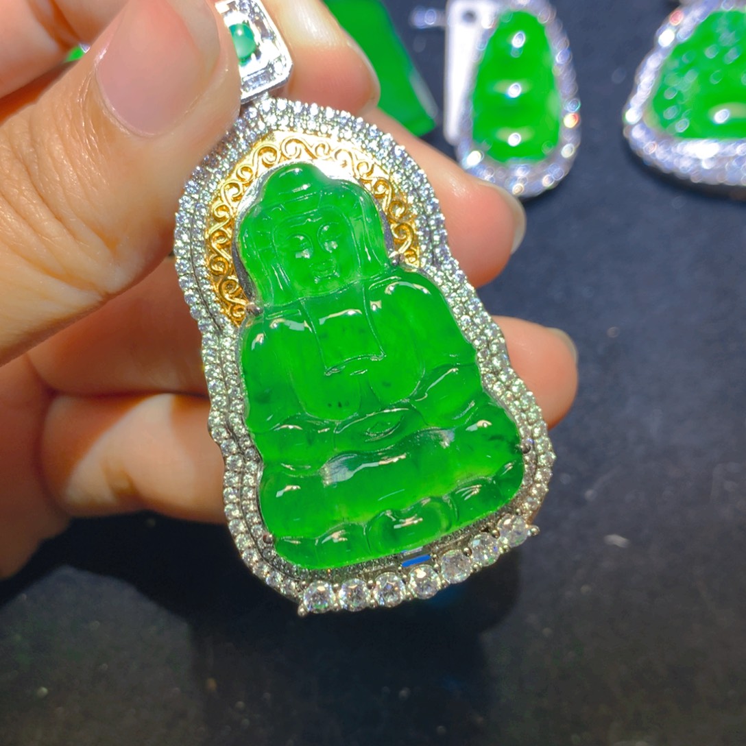 翡翠未镶嵌颈饰88999999