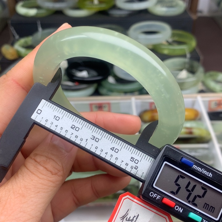 蛇纹石玉未镶嵌手镯534