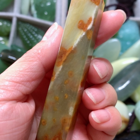 蛇纹石玉手把件未镶嵌