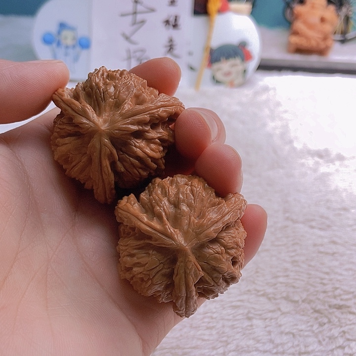 吊坠文玩核桃大*花三棱