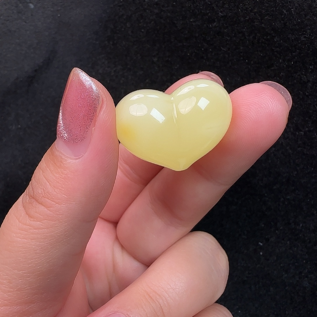 蜜蜡未镶嵌珠宝奇石