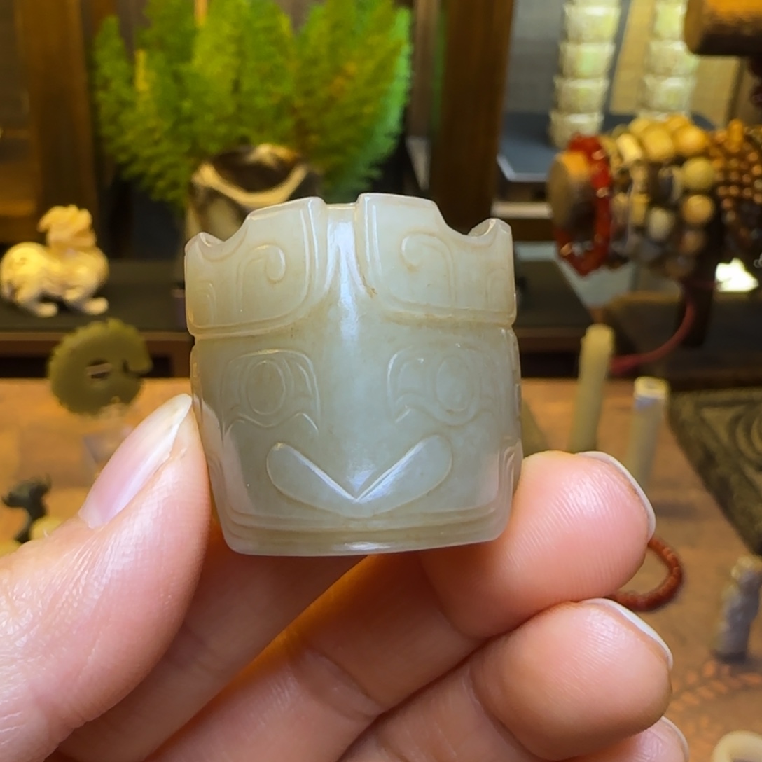 收***阁和田玉（糖玉）未镶嵌颈饰