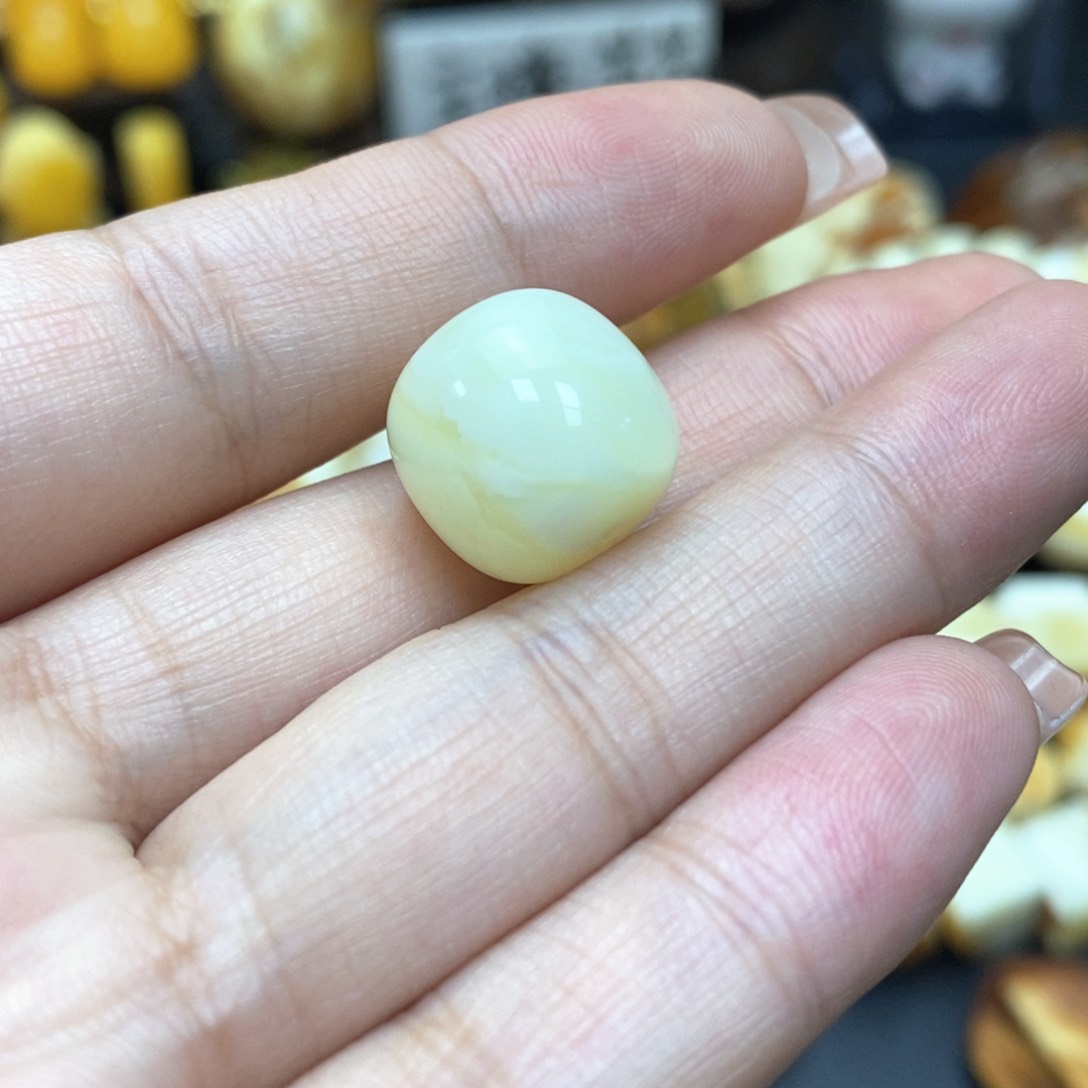 定制琥珀未镶嵌蜜蜡