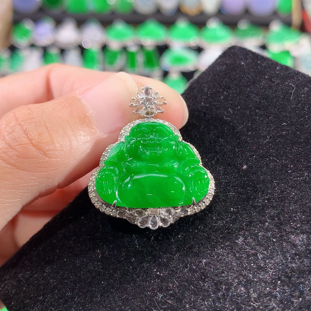 翡翠18K金镶嵌颈饰