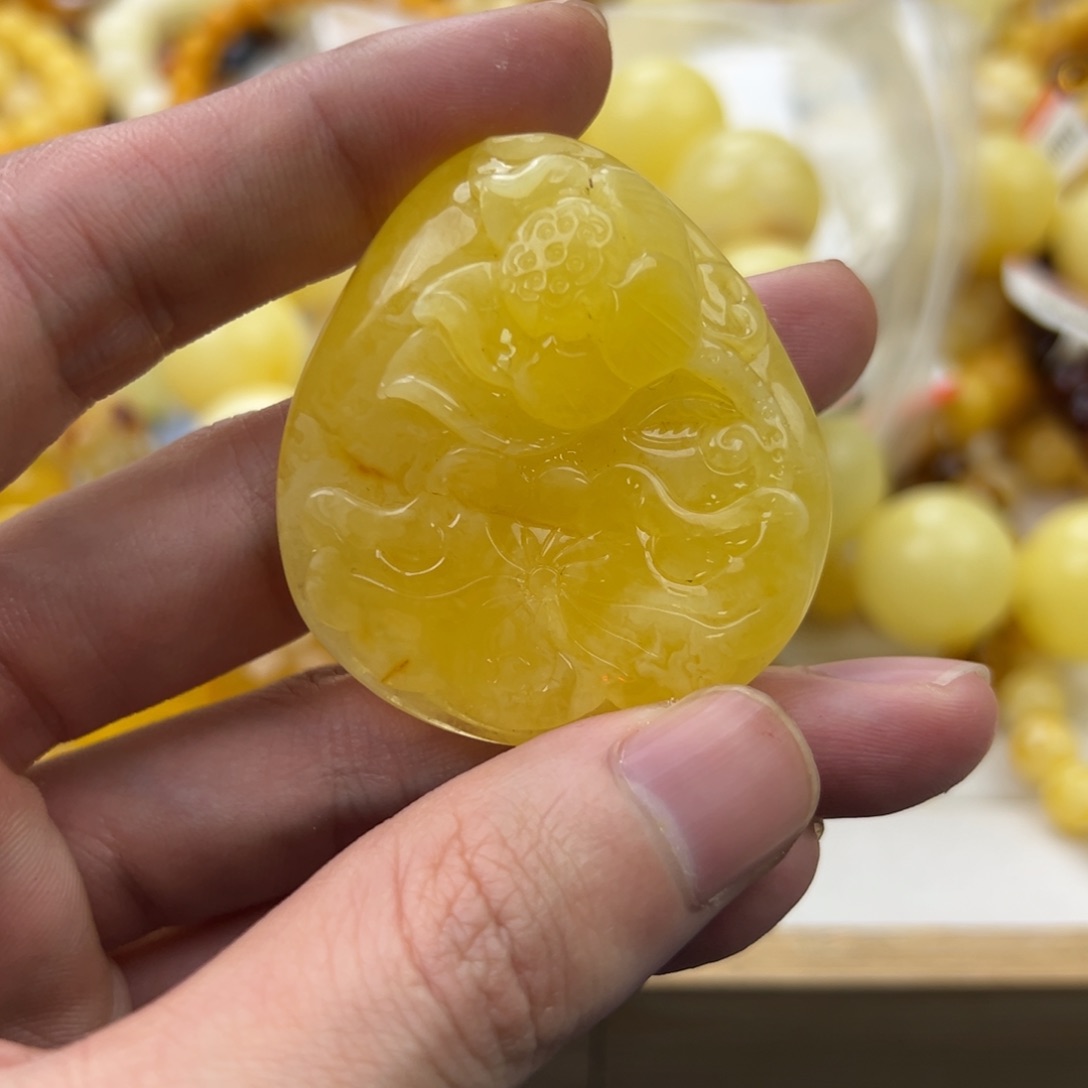 琥珀珠宝奇石未镶嵌