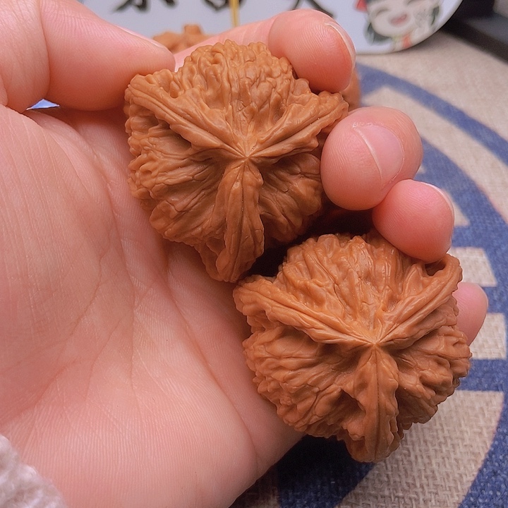 吊坠文玩核桃牛*?三棱