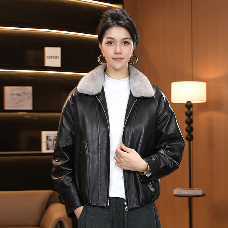 绵羊皮真皮皮衣2025短款年轻时尚鹅绒服保暖外套女冬