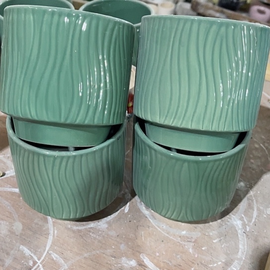 多肉绿植陶瓷花盆9.9包邮，有孔，微瑕