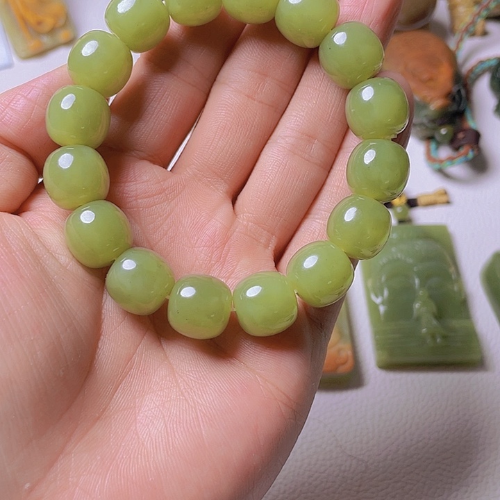 和田玉手串未镶嵌碧*春