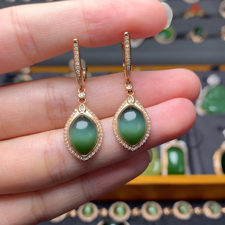 和田玉18K金镶嵌耳饰