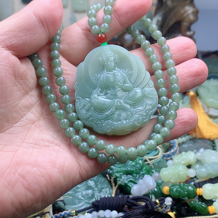 未镶嵌和田玉挂件雨****训