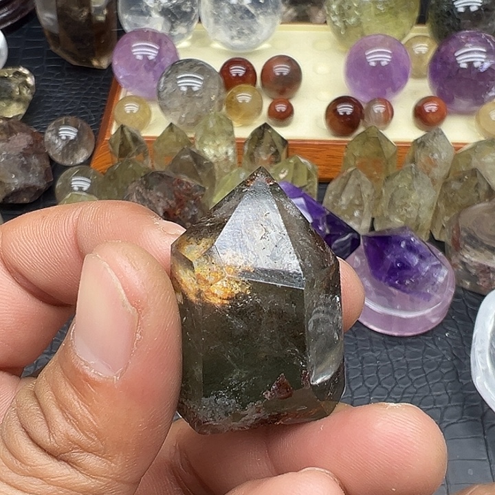 水晶未镶嵌珠宝半成品95