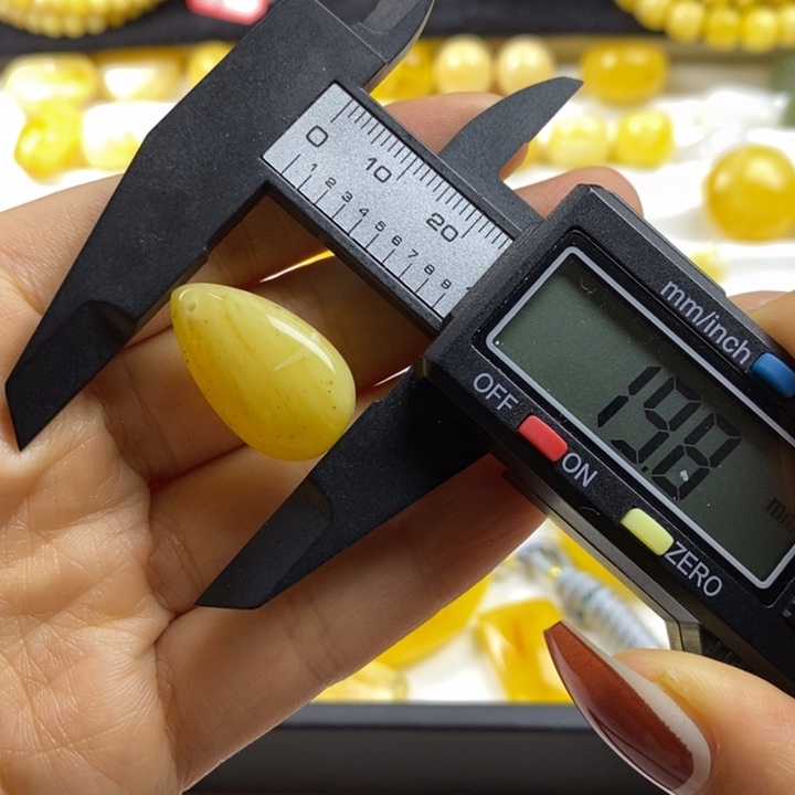 蜜蜡裸石未镶嵌瑕疵，2g