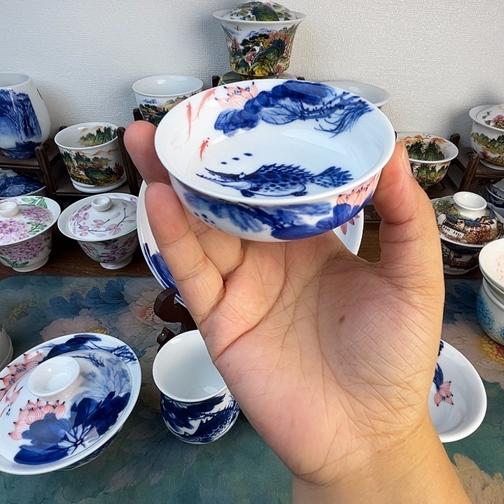 忠意堂釉下彩荷花鳜鱼