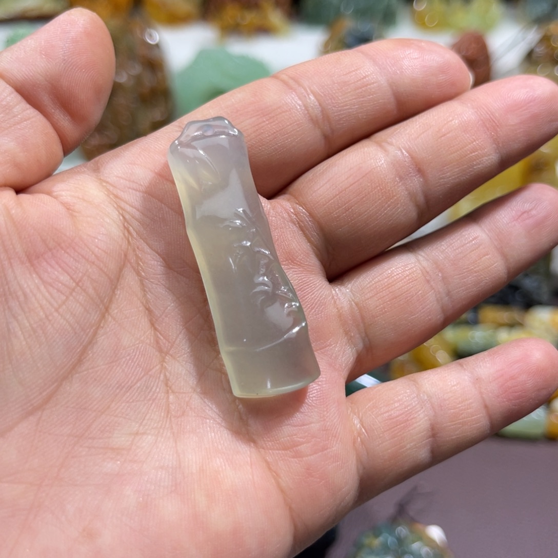 未镶嵌蛇纹石玉颈饰