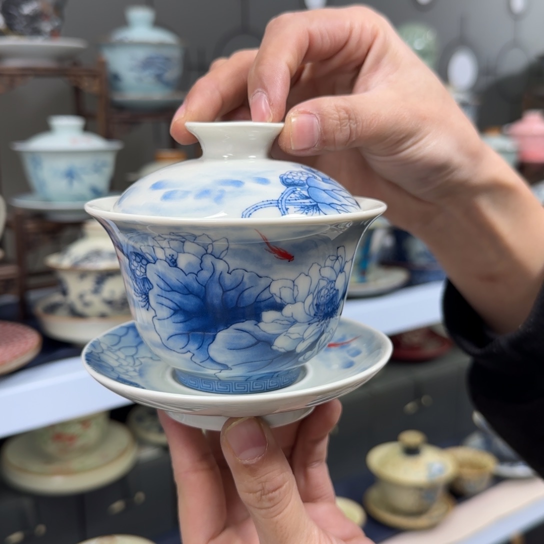 高温下的高温天气使人心情愉悦