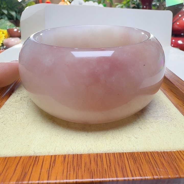 鑫***儿石英质玉未镶嵌手镯