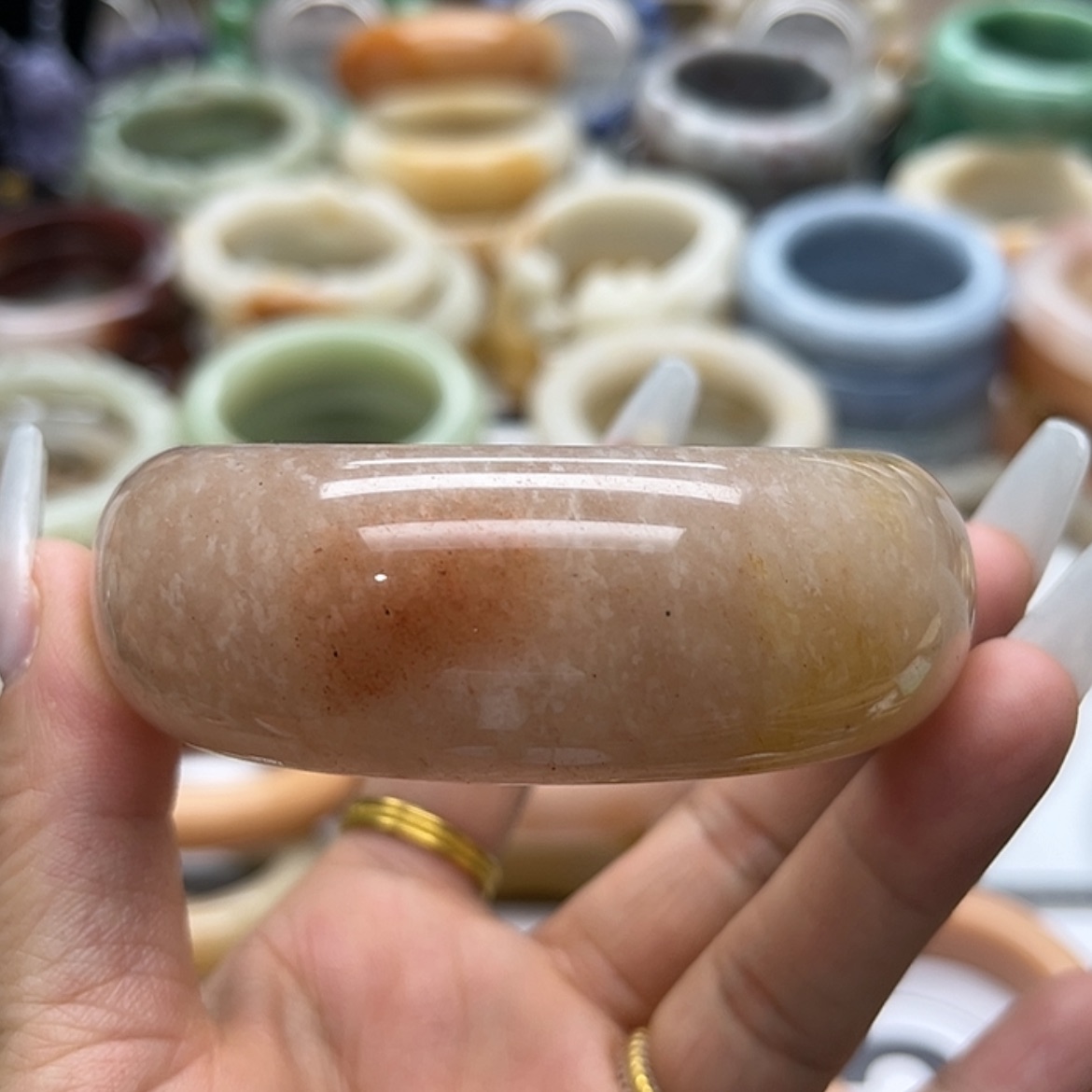 【闪购商品】石英质玉手镯未镶嵌风花雪月福利