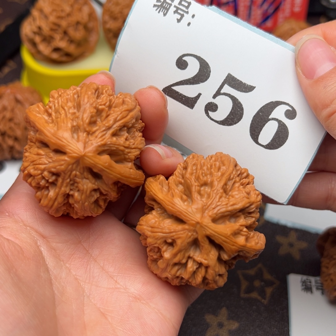 文玩核桃把件4.5大粗筋256