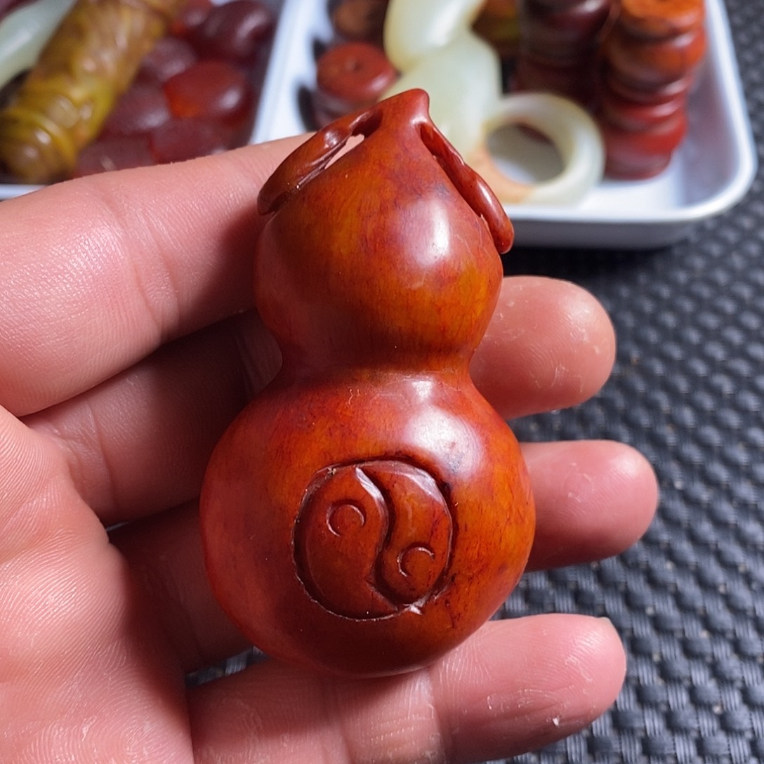 岫玉未镶嵌珠宝奇石