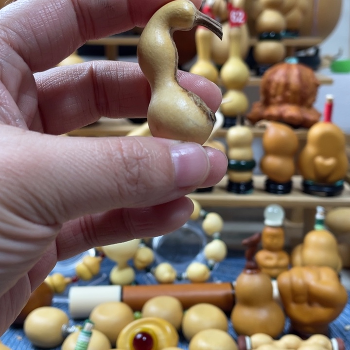烽***城30美好的一天从吃瓜开始