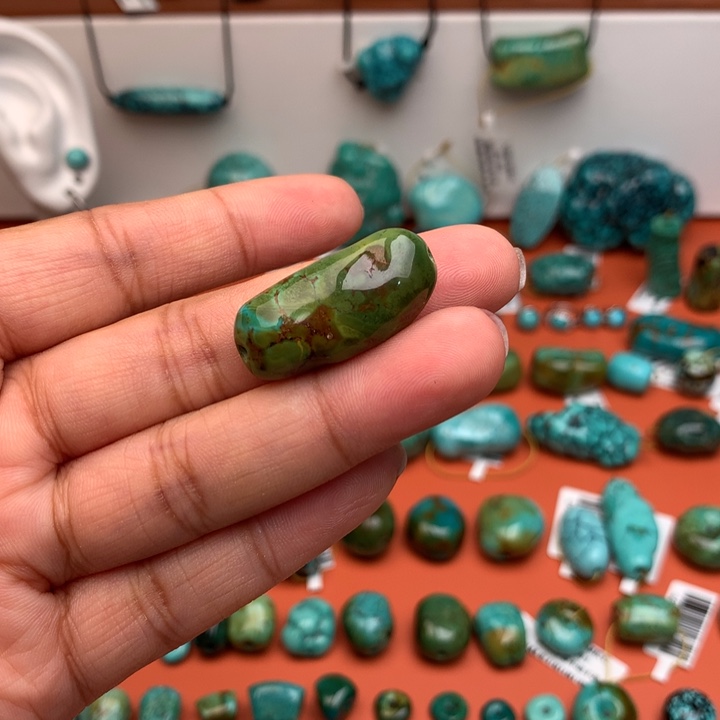 绿松石未镶嵌珠宝奇石