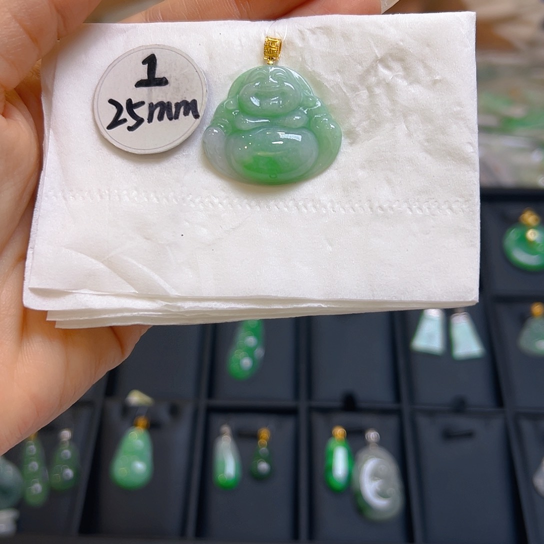 翡翠颈饰18K金镶嵌翡翠