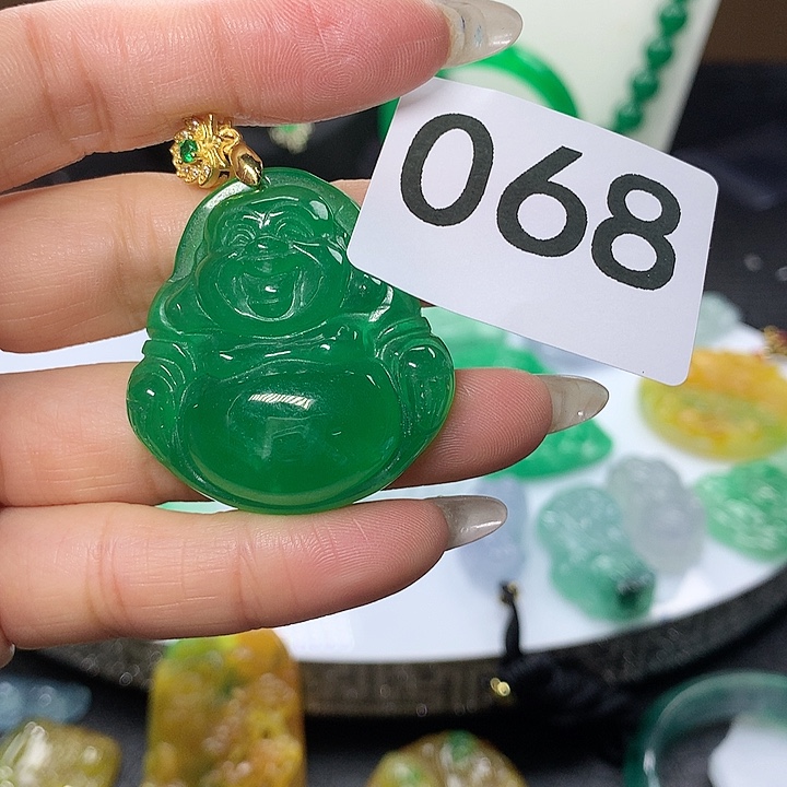翡翠吊坠(赠链)未镶嵌