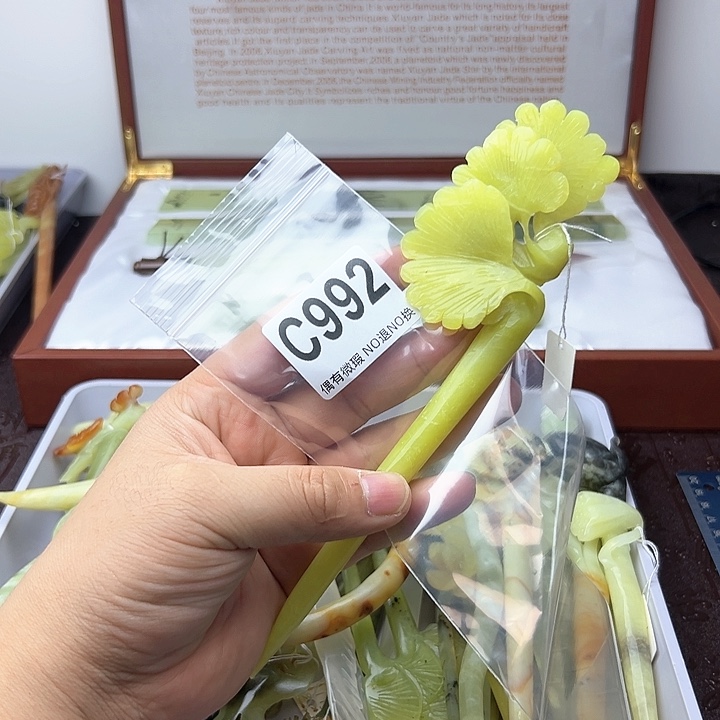 蛇纹石玉发饰合金小****缺