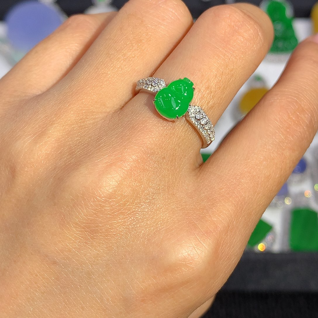 【闪购商品】翡翠戒指18K金镶嵌葫芦