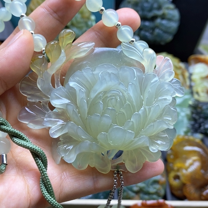 未镶嵌蛇纹石玉挂件