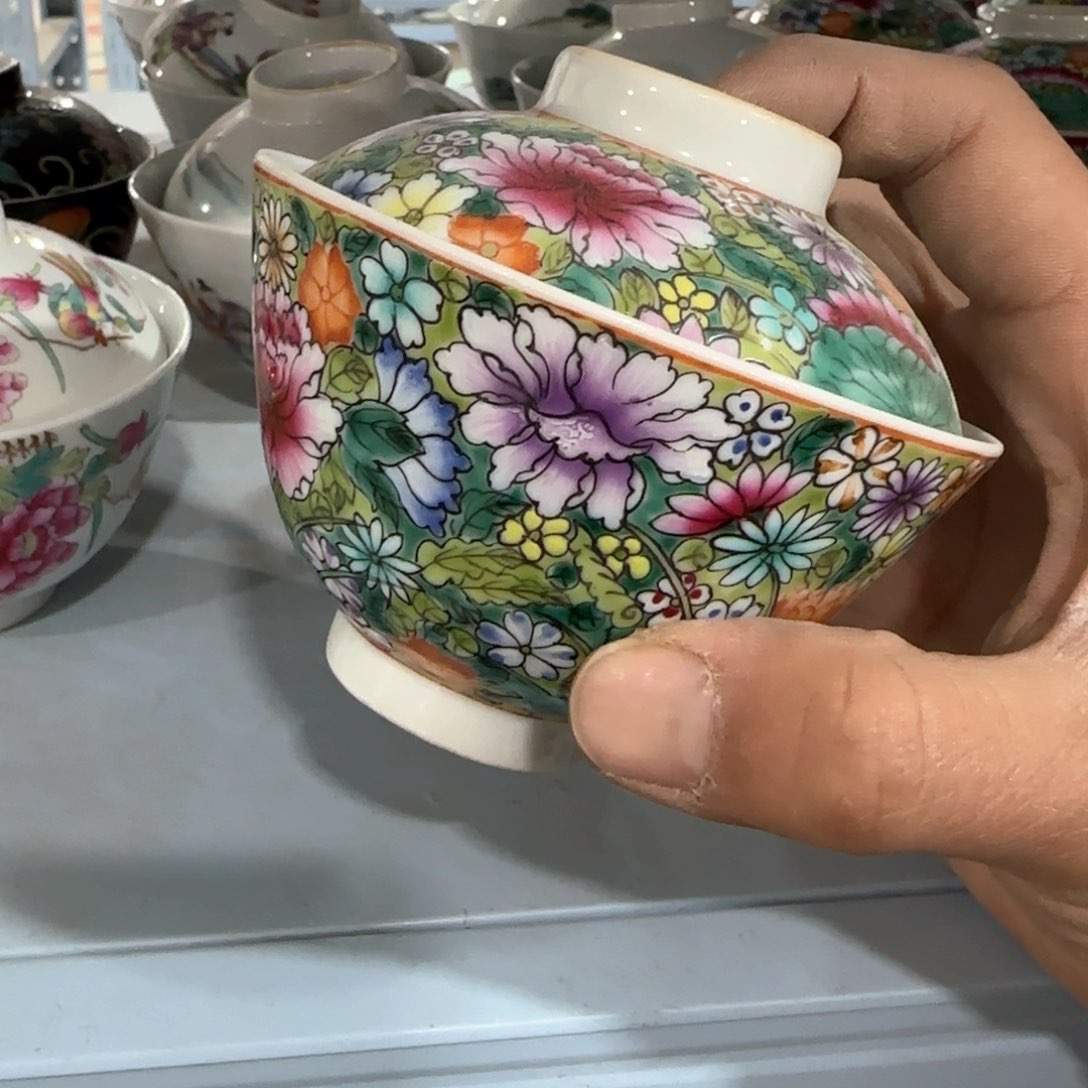 瓷片嗯困难面前就是没有人了